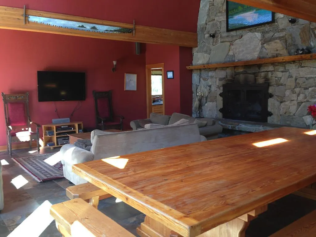 Alpine Lodge וויסטלר 0*,  קנדה
